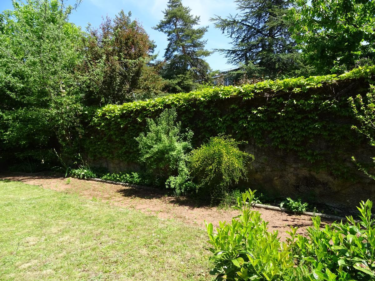 Hotel Chez Sylvie Sainte-Foy-lès-Lyon Exterior foto